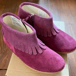 Clarks Girls 'Skylark' Shoes Purple Suede Fringe Booties Size 10 (US) New in Box